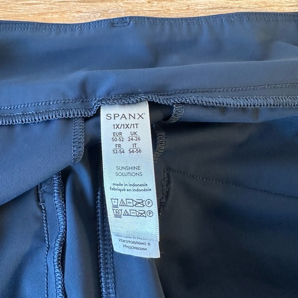SPANX Navy Blue Sorts Size 1X - Picture 3 of 3